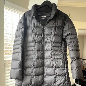 The North Face Women's Black Puffer Jacket, Metropolis II Parka
